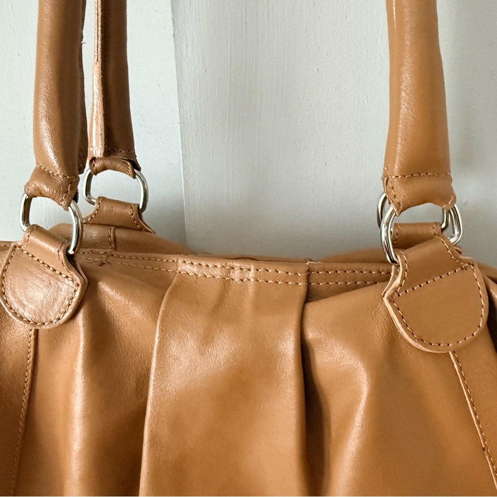 PARAVIDINO Chic Tan Leather Shoulder Bag - Picture 3 of 7